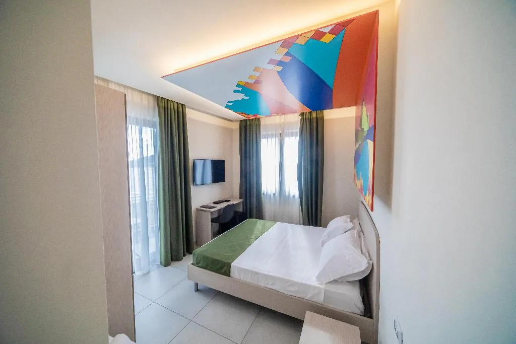 DOUBLE SUPERIOR WITH BALCONY Room, Happyrooms, Naples