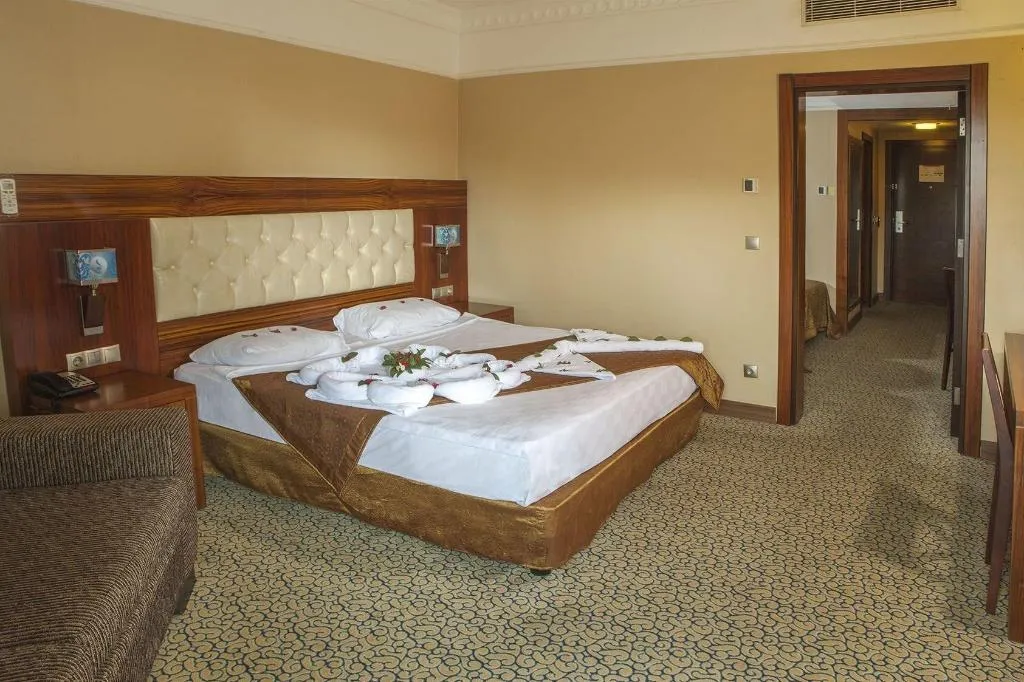 Room, Bera, Antalya