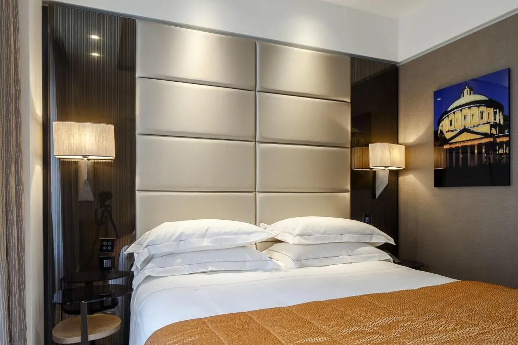 DOUBLE PREMIUM Room, Cavour, Milan