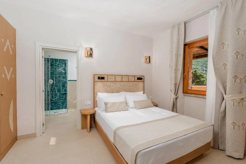 JUNIOR SUITE SUPERIOR GARDEN VIEW Room, Rocce Sarde, Olbia