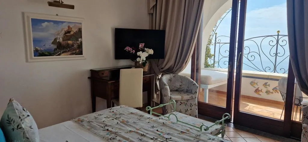 DOUBLE DELUXE SEA VIEW Room, La Conca Azzurra, Naples
