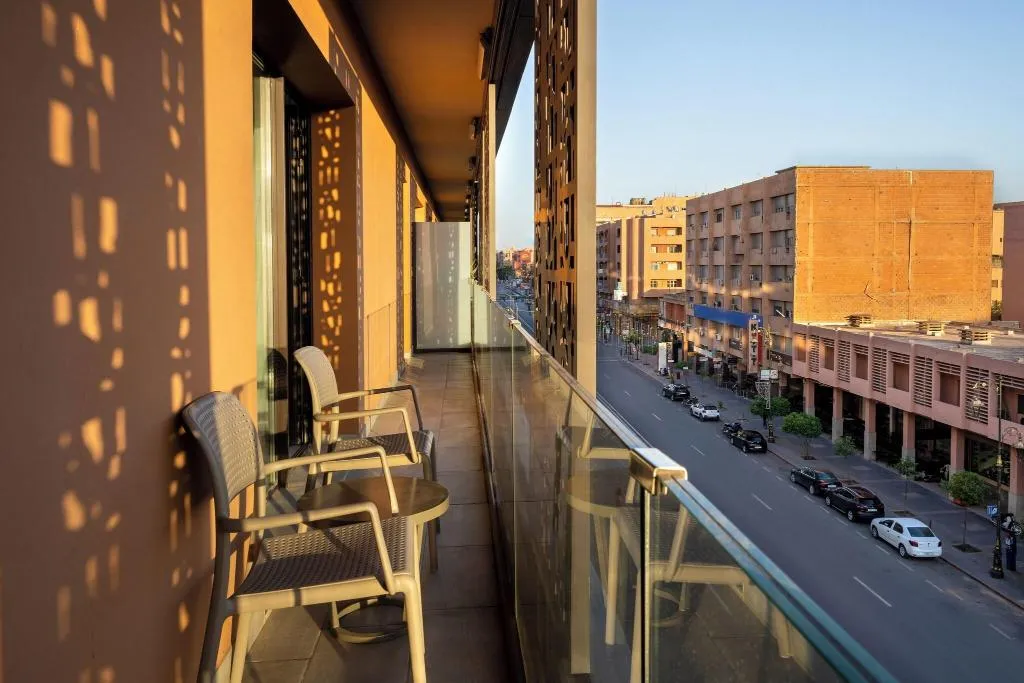 DOUBLE PREMIUM KING BED Room, Radisson Blu Hotel Marrakech Carré Eden, Marrakech