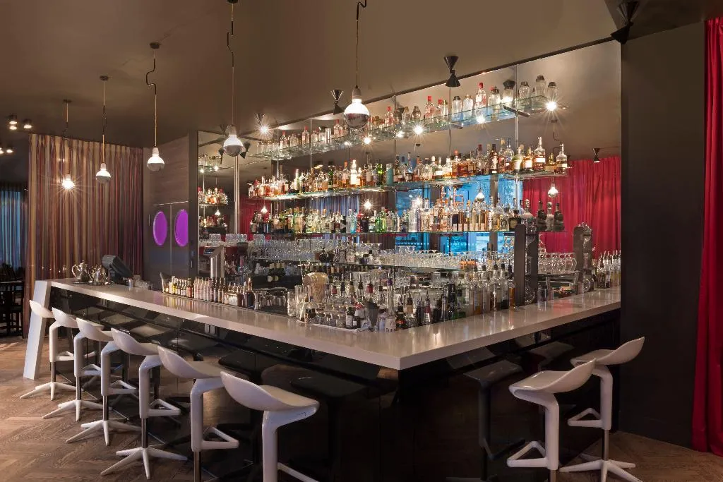 Bar, Adina Apartment Hotel Berlin Hackescher Markt, Berlin