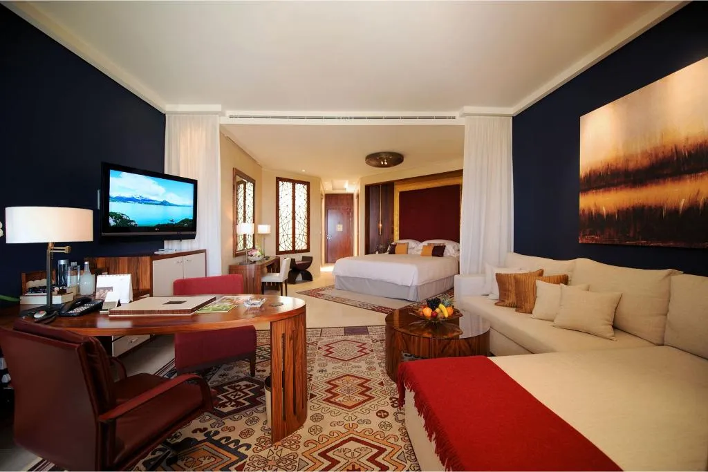 Double or Twin CLUB Room, Raffles Dubai, Dubai