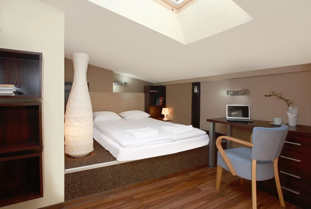 Room, Dom Turysty - Pokoje Goscinne, Krakow