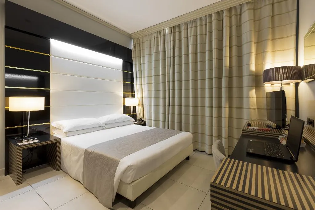 DOUBLE STANDARD Room, Palazzo Salgar, Naples