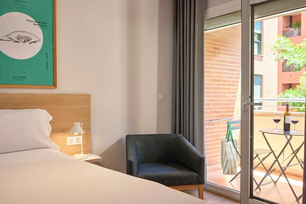 TRIPLE WITH BALCONY Room, Rooms Ciencias, Valencia