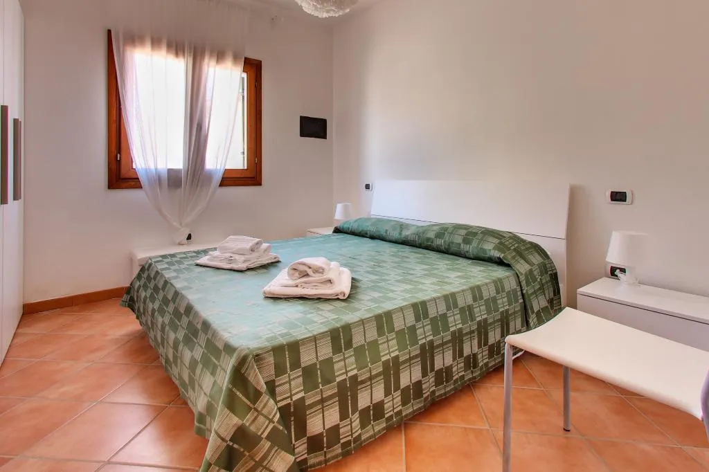 APARTMENT CAPACITY 6 Room, Reggia Di Nausicaa, Olbia