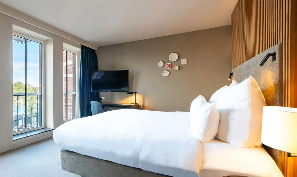 DOUBLE EXECUTIVE CANAL VIEW Room, Pestana Amsterdam Riverside, Amsterdam