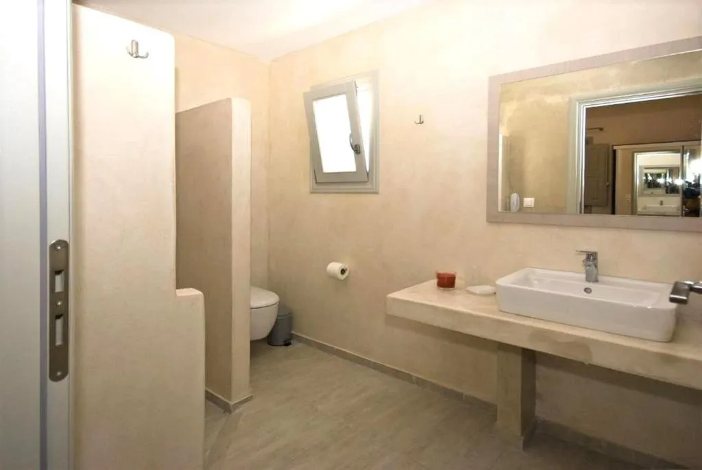 Room, Alafouzos Studios, Santorini