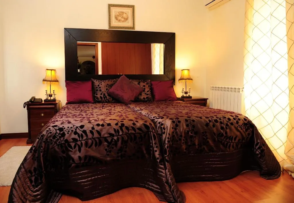 Room, Quinta De Santa Maria, Lisbon
