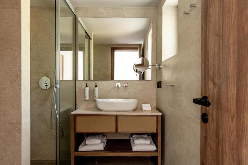 Room, Elios Hill - Sun Kissed Happiness, Crete