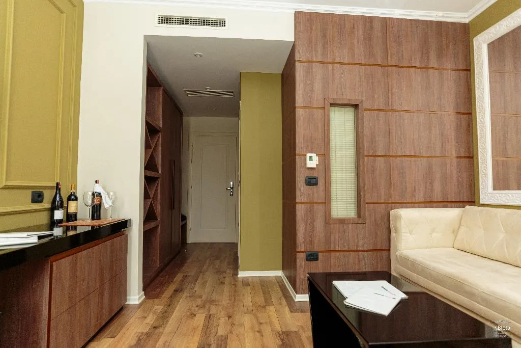 JUNIOR SUITE WITH BALCONY Room, Hotel Regina City, Kavaje