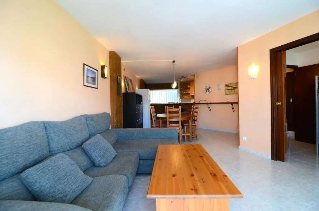 APARTMENT CAPACITY 6 TWO BEDROOMS Room, Medes Park, Costa Brava
