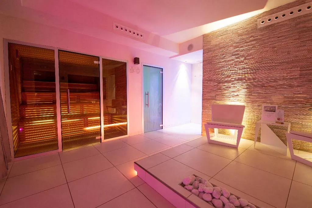 Sports and Entertainment, Spa Hotel Parigi 2, Milan