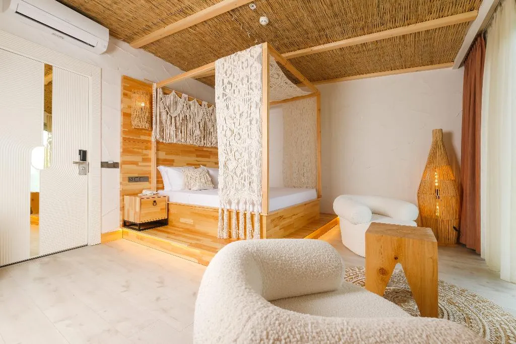 SUITE WITH JACUZZI WITH VIEWS Room, Bilem Hotel Beach & Spa, Antalya