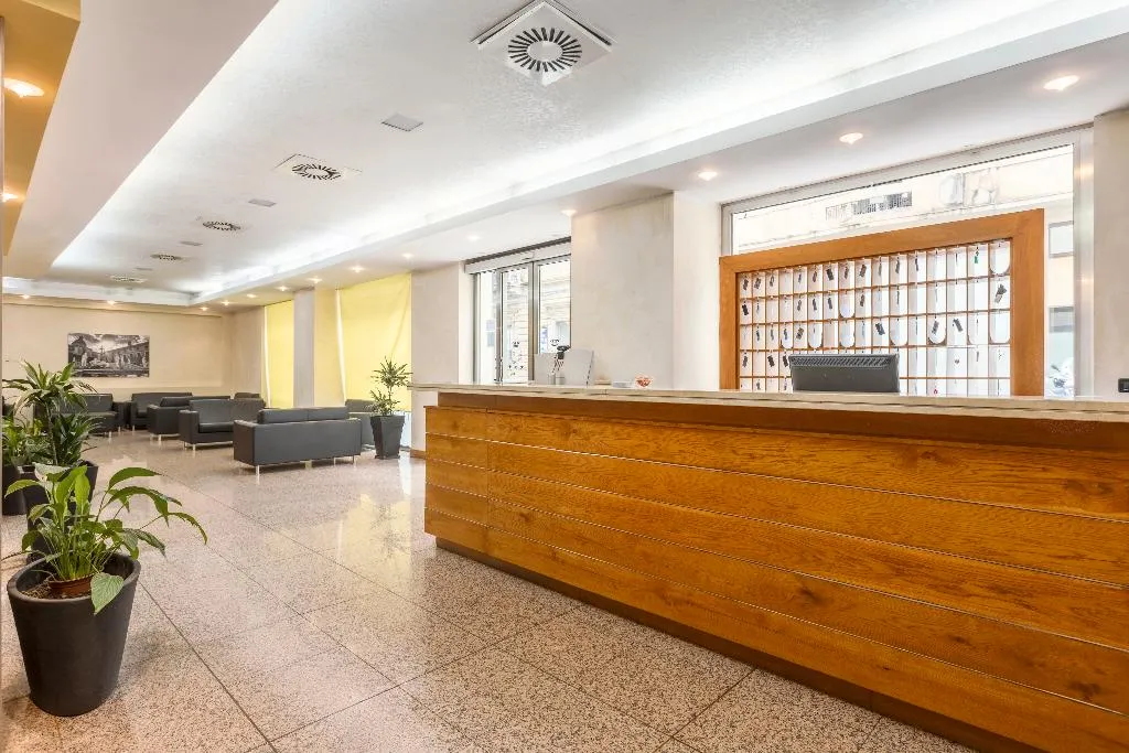 Lobby, Crisol Europa, Palermo