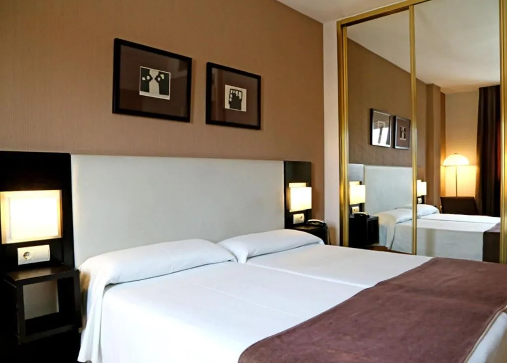 Room, Hostal Carlos III, Madrid