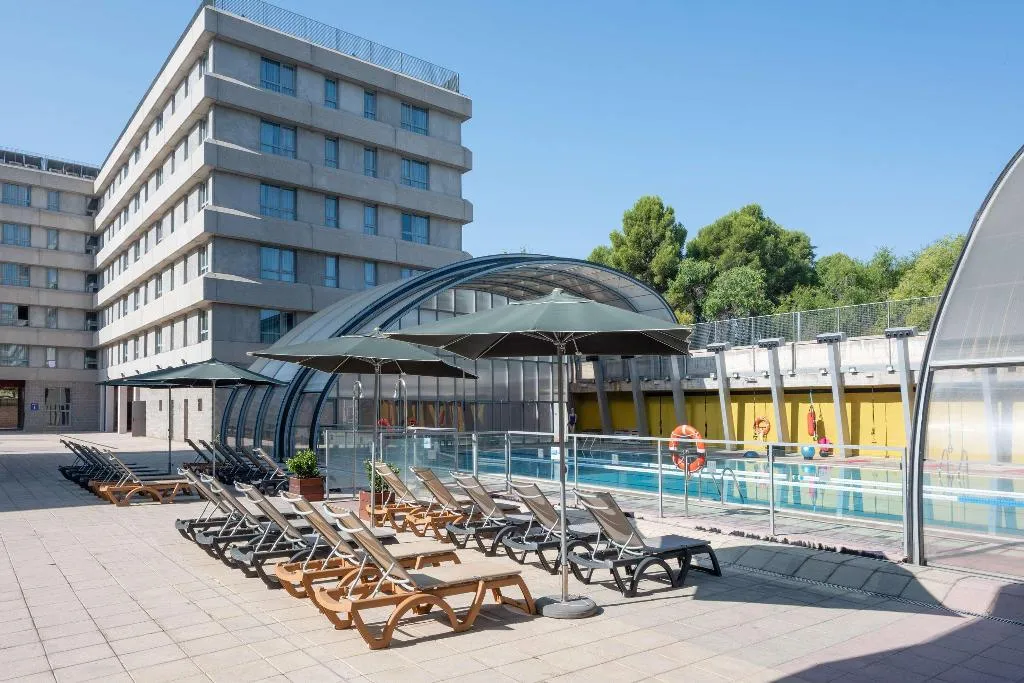 Pool, Madrid Airport Suites Affiliated By Melia, Madrid