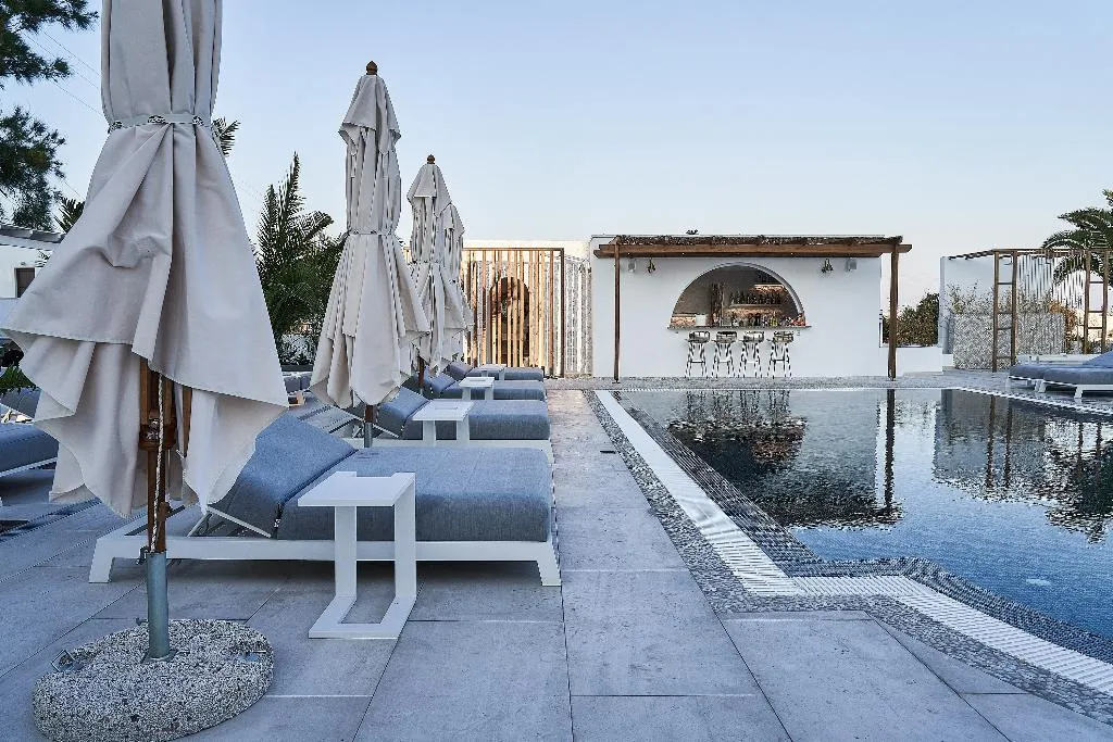 Pool, Petri Suites, Santorini