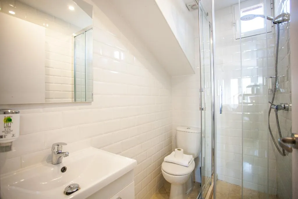 APARTMENT TWO BEDROOMS WITH AIR CONDITIONING Room, Gran Central Suites, Madrid
