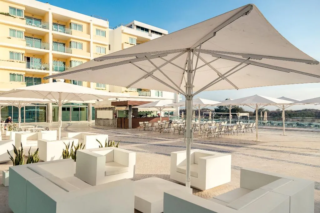 Terrace, Dunamar Hotel Apartamentos, Algarve