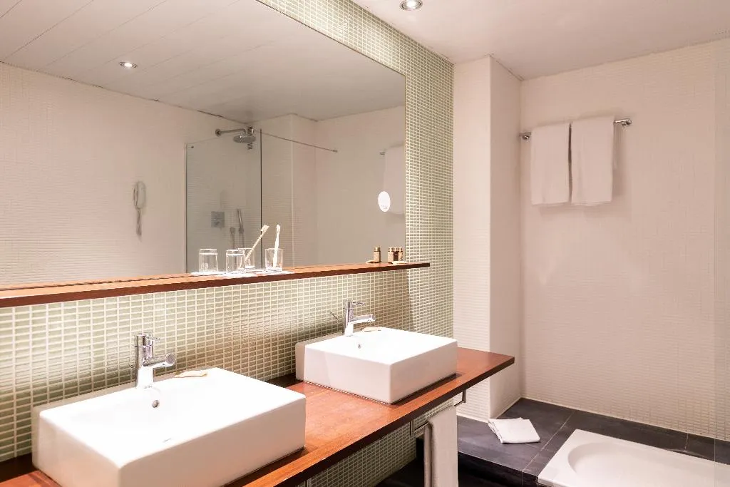 DOUBLE SINGLE USE SUPERIOR Room, Onix Liceo, Barcelona