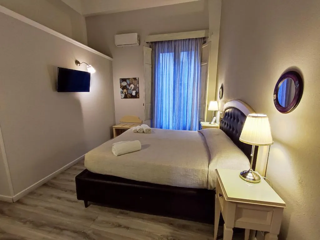 Double or Twin STANDARD Room, La Collegiata, Catania
