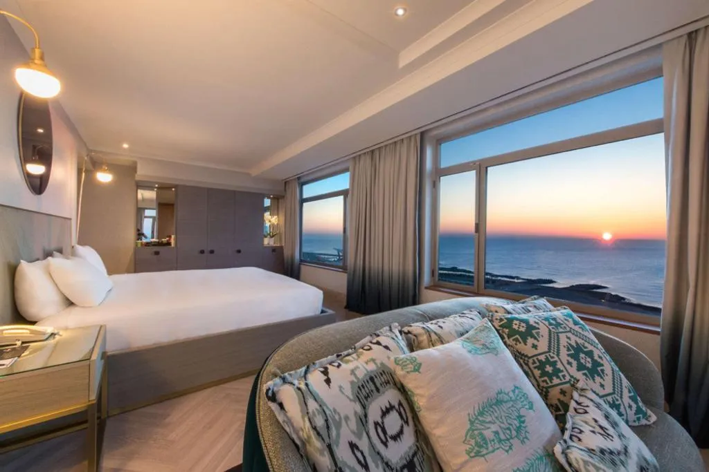 SUITE STANDARD Room, Hilton Diagonal Mar Barcelona, Barcelona