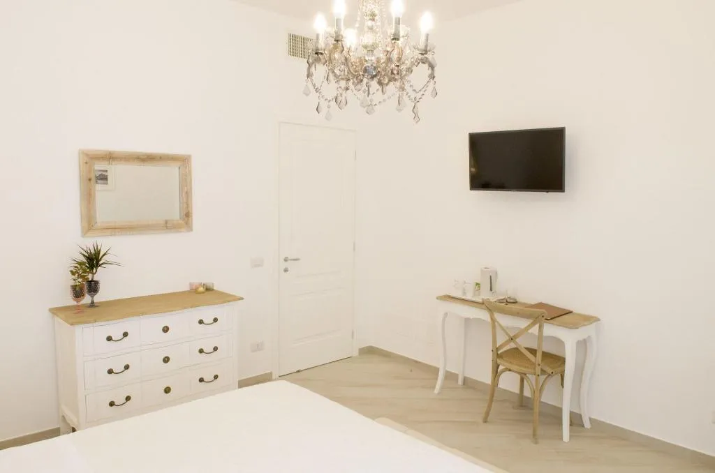Room, Palazzo Spasiano, Naples