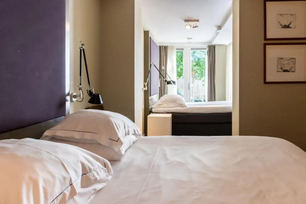 QUADRUPLE STANDARD Room, Hotel Roemer, Amsterdam