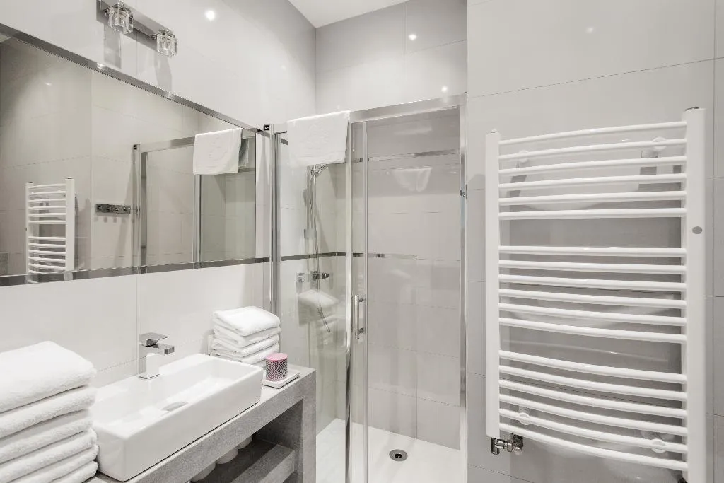 APARTMENT CAPACITY 6 TWO BEDROOMS Room, 4Seasons Apartments Cracow, Krakow