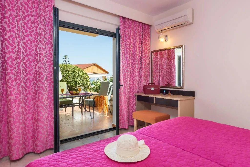 SUITE GARDEN VIEW Room, Pilot's Villas Luxury Suites, Crete