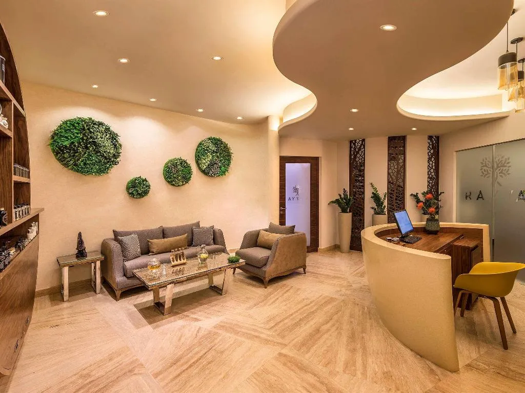 Sports and Entertainment, The Retreat Palm Dubai MGallery by Sofitel, Dubai