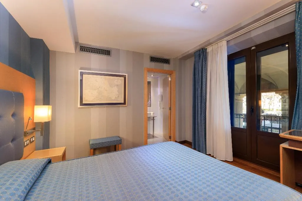 Double or Twin WITH BALCONY Room, Del Mar, Barcelona