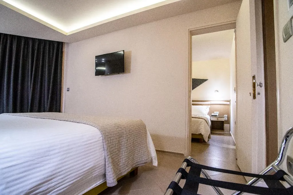 FAMILY ROOM STANDARD Room, Emmantina, Athens