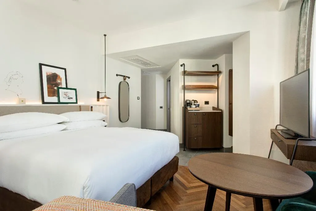 DOUBLE DELUXE KING BED Room, DoubleTree by Hilton Rome Monti, Rome