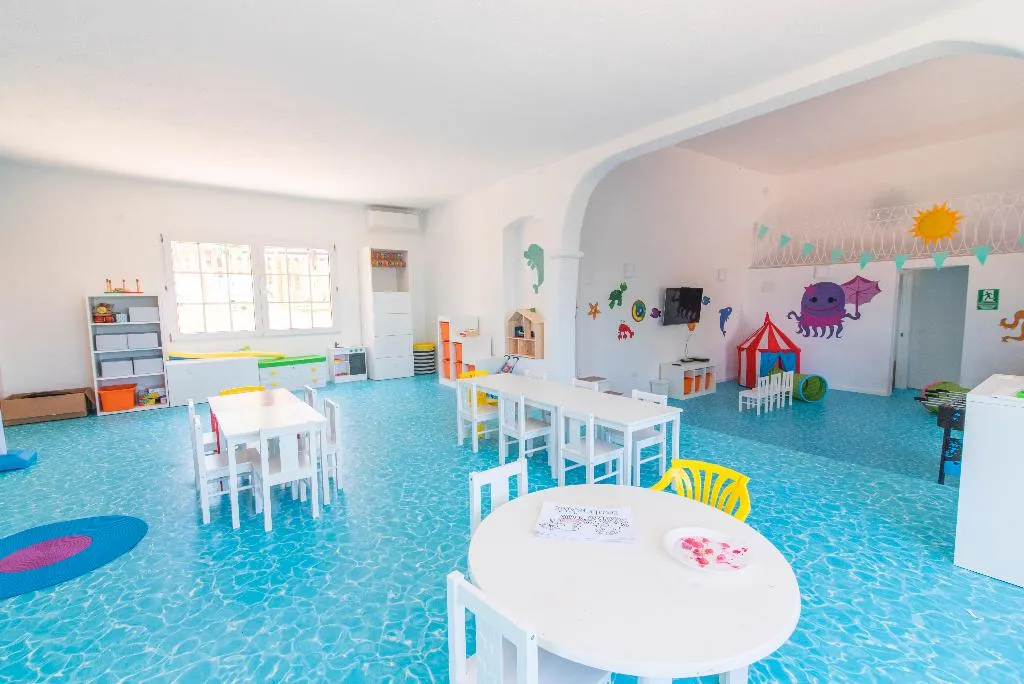 Sports and Entertainment, FERGUS Style Punta Arabi, Ibiza