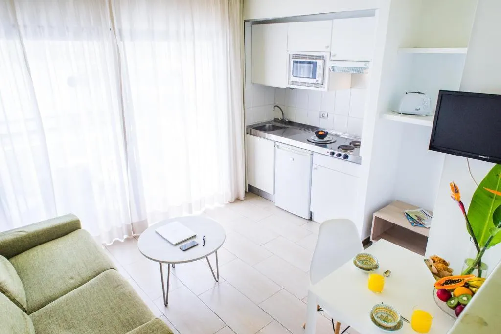 STUDIO WITH BALCONY Room, Udalla Park, Tenerife