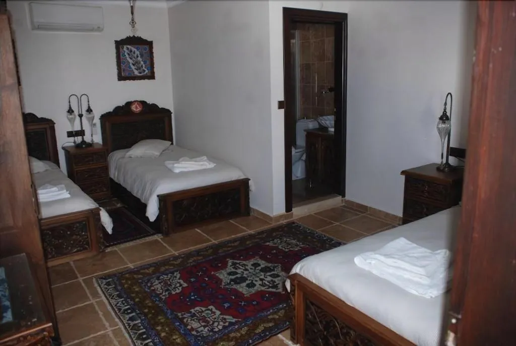 Room, Nilya, Izmir