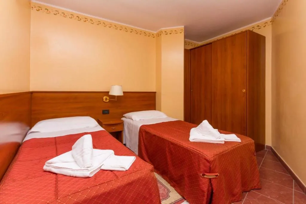 Double or Twin STANDARD Room, Hotel Relais des Alpes, Milan