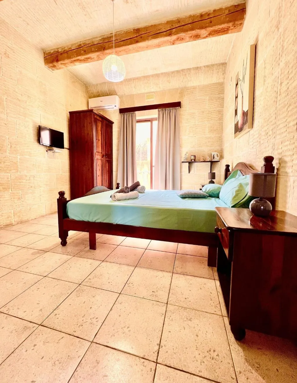 Room, Grotto's Paradise B&B, Gozo