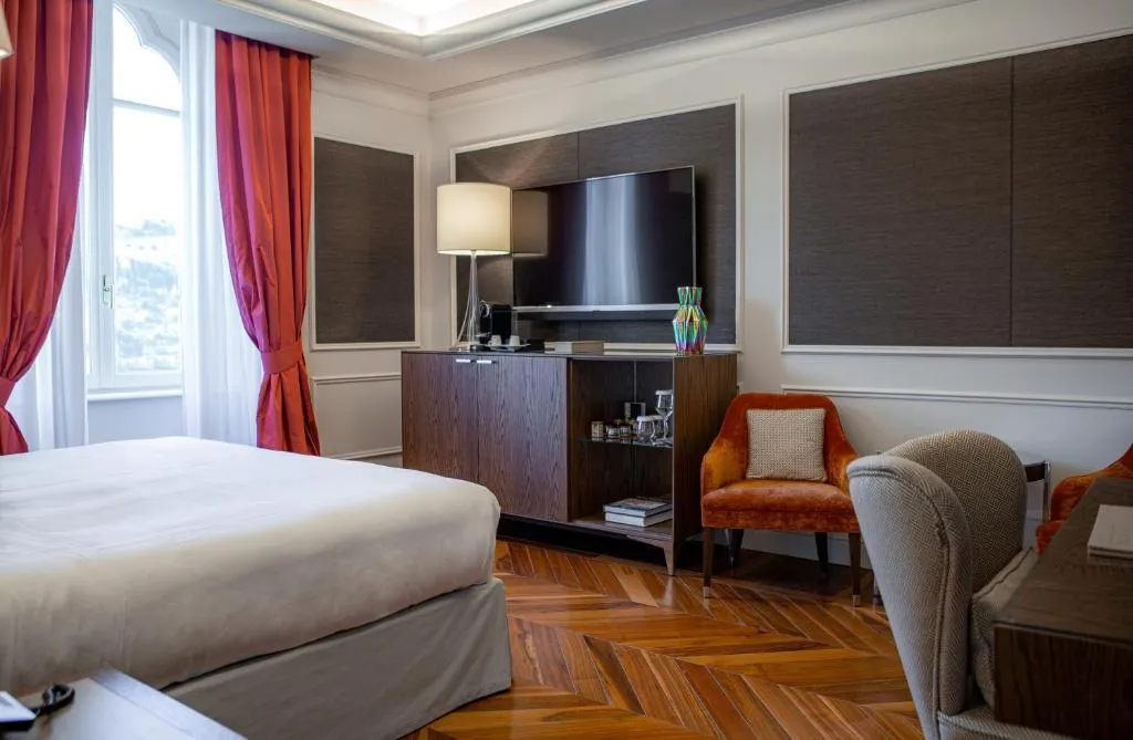 DOUBLE PREMIUM Room, Palazzo Venezia, Milan