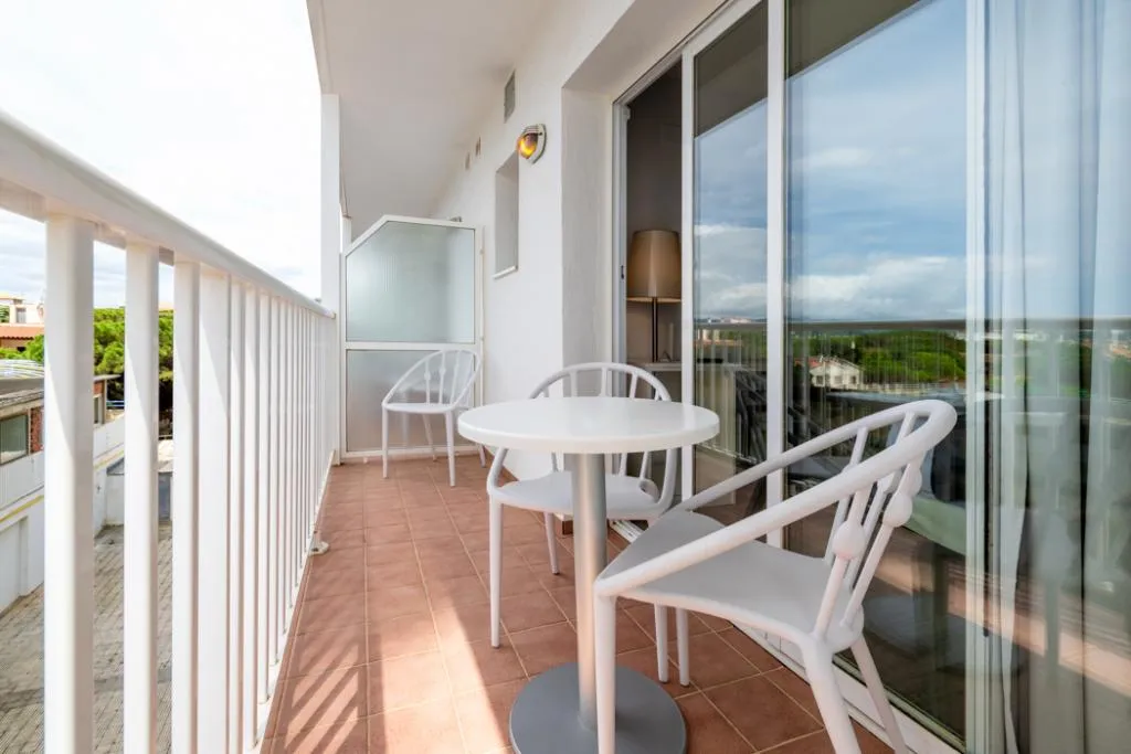 QUADRUPLE WITH BALCONY Room, Hotel Planamar by Escampa Hotels, Costa Brava