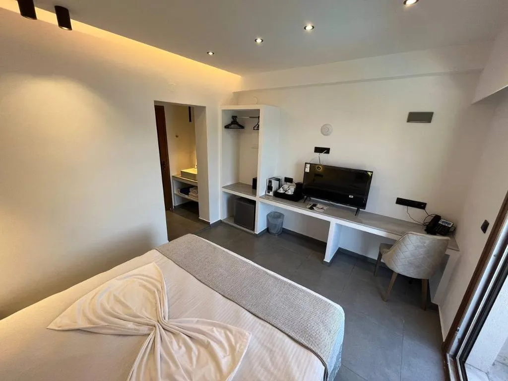 FAMILY ROOM STANDARD Room, Blue Green Bay 3K, Skiathos