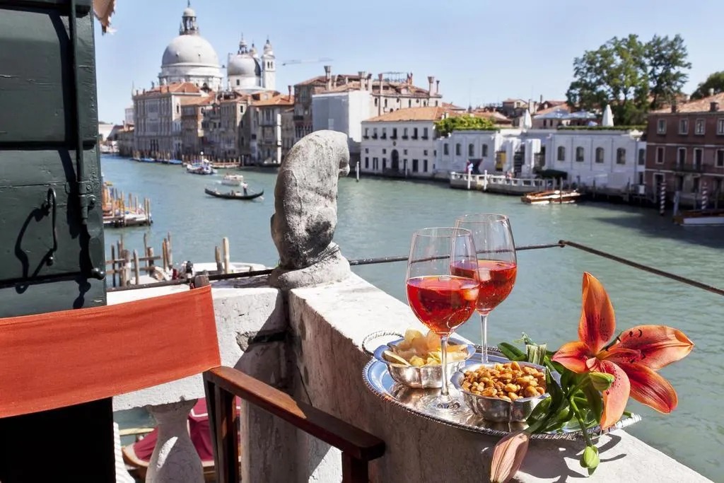 Bar, Palazzetto Pisani, Venice