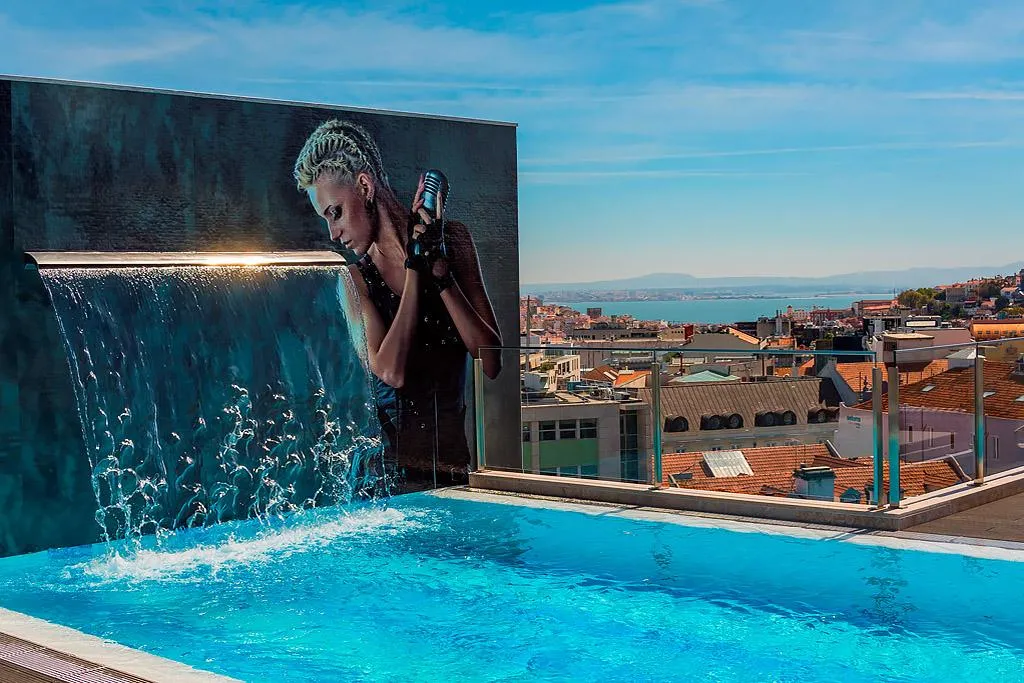 Pool, HF Fenix Music, Lisbon