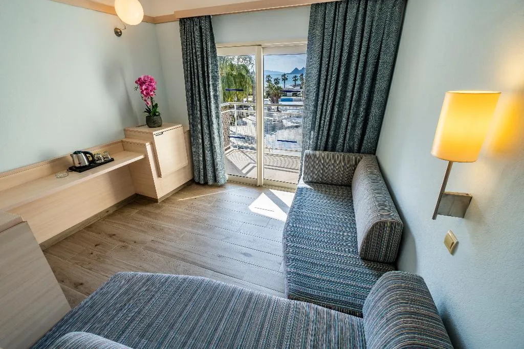 TRIPLE SUPERIOR Room, La Blanche Resort & Spa, Bodrum