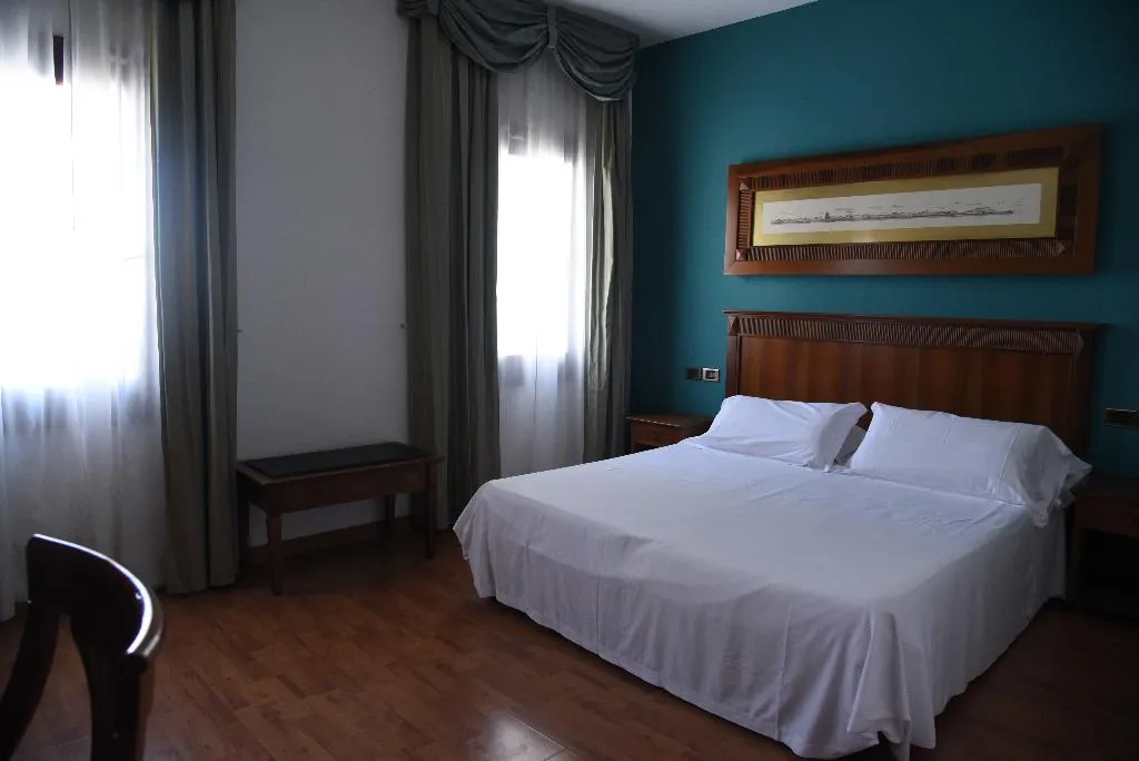 Double or Twin CLASSIC Room, Duca D'Aosta, Venice