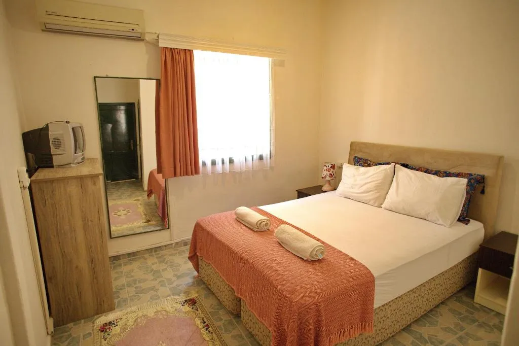Room, Garden Palace Hotel, Izmir